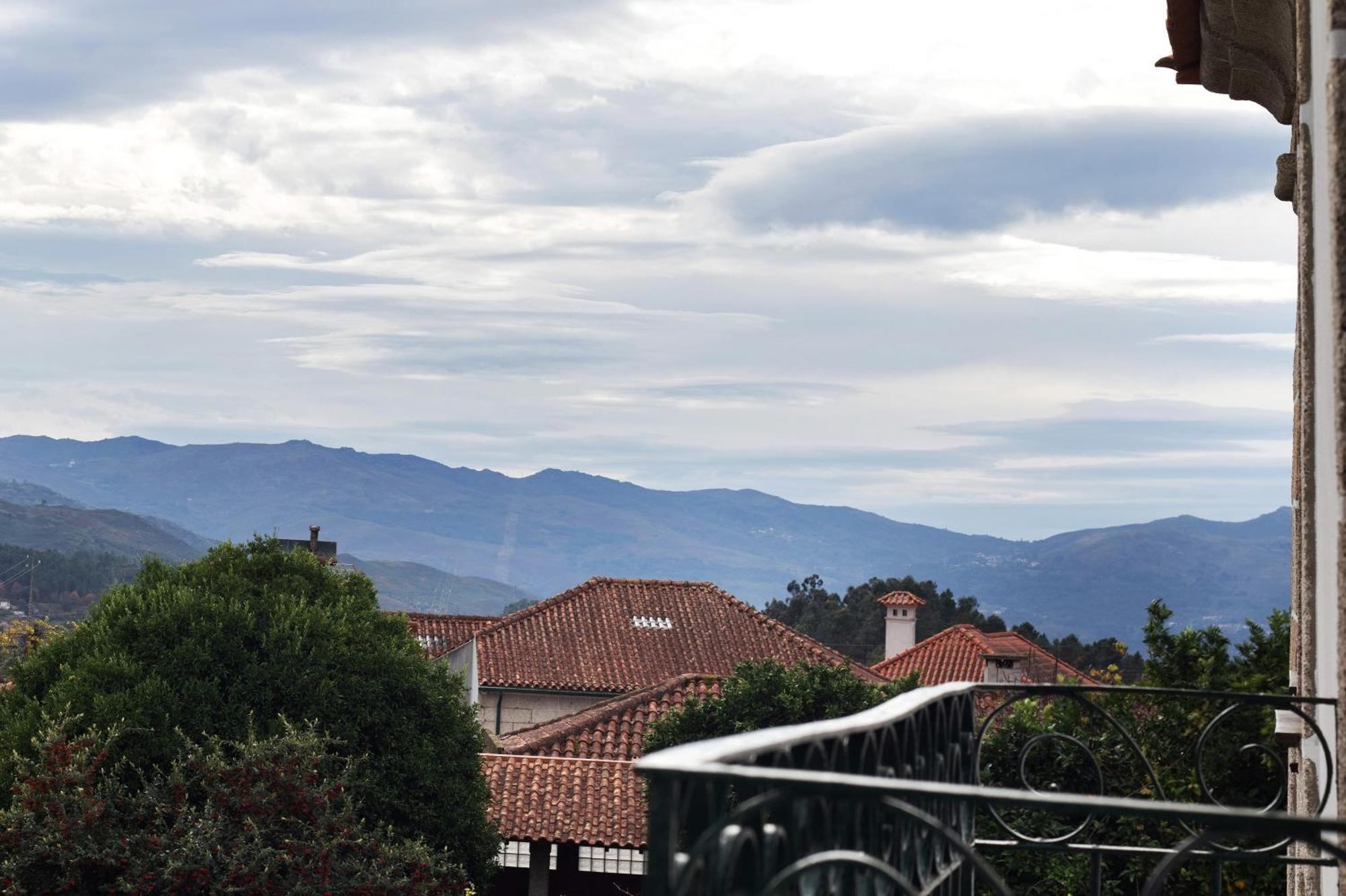Casa Do Adro Do *