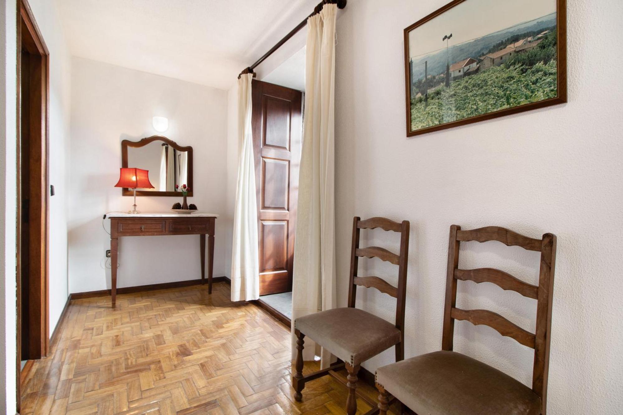 Casa Do Adro Do *